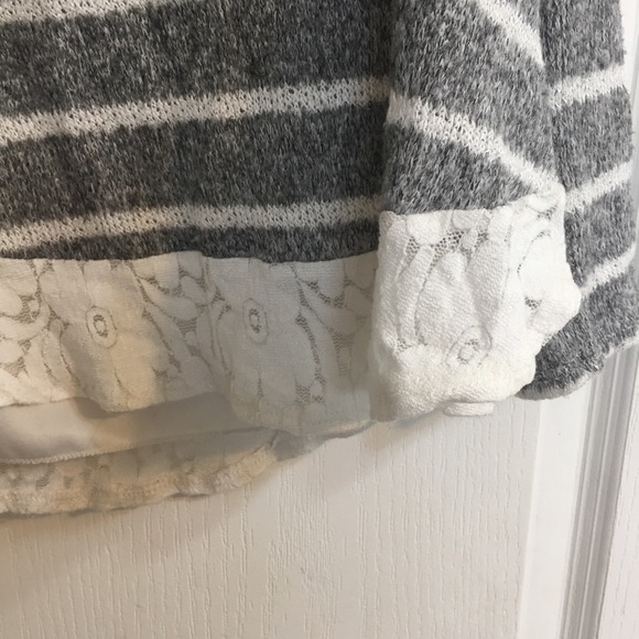 A size Medium/ Large top from Triple Flip - Picture 3 of 5